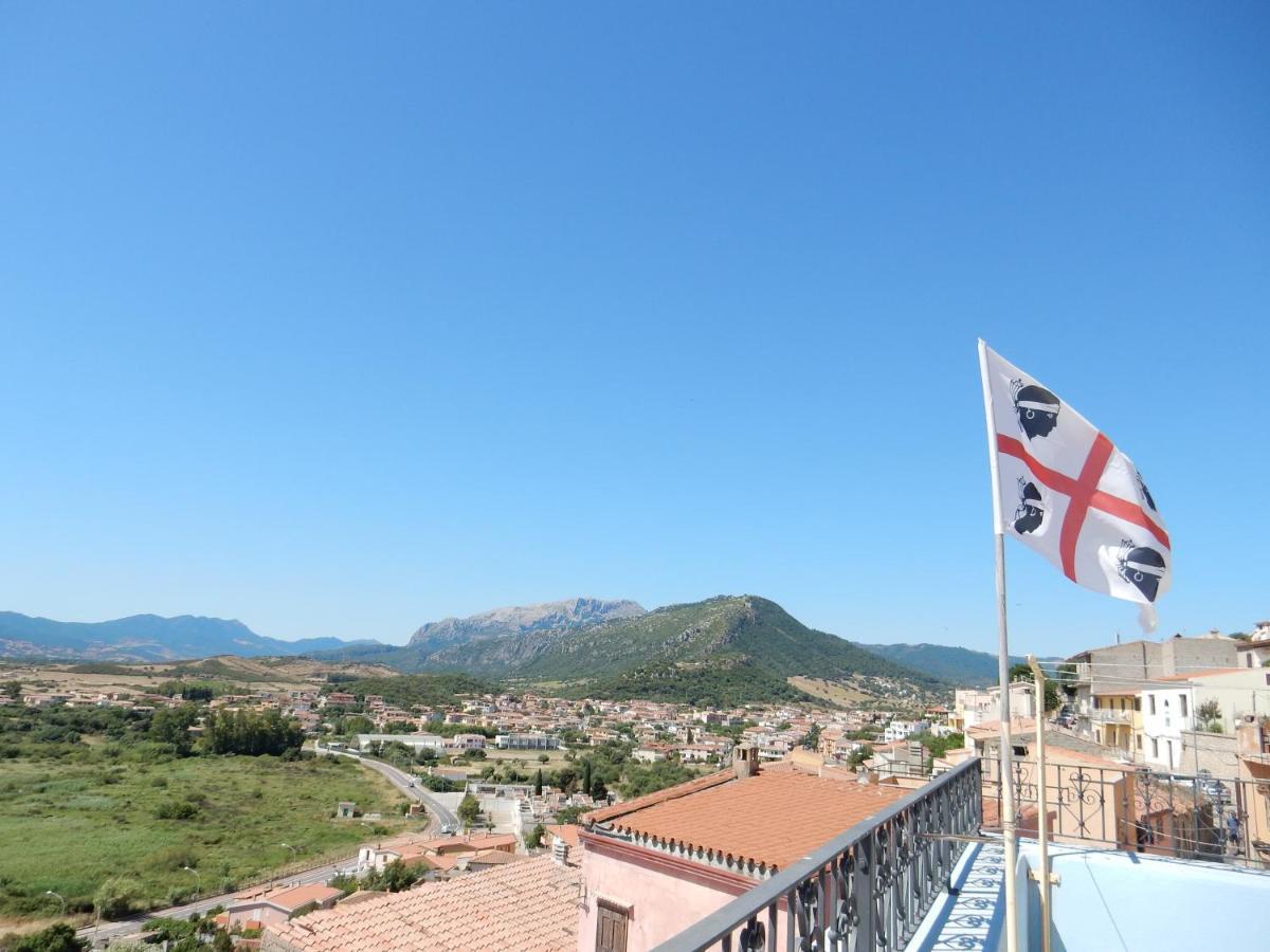B&B Eleonora D'Arborea, Centro Storico Позада Екстериор снимка